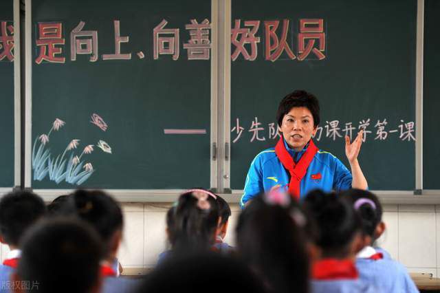 根据国际足联的规定，非洲杯的参赛球员需要在1月3日前报到。